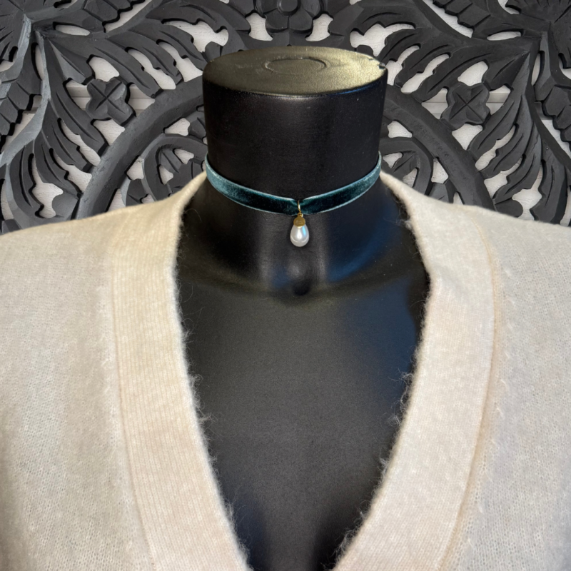 Bowknot Choker "Emerald" - Image 2