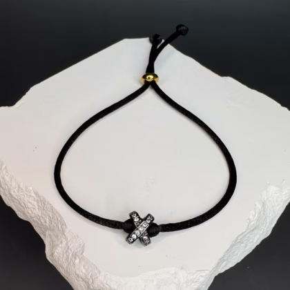 Satiinpael "Simple Black Cross"