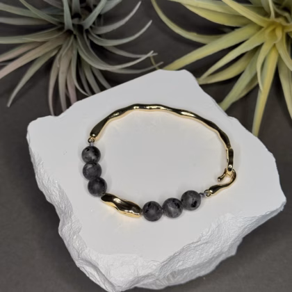 Bohovõru "Grey Bone"