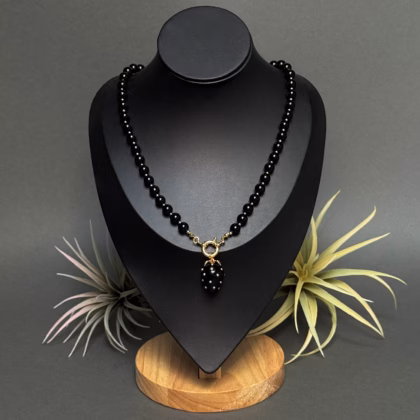 Maasikakee "Black Strawberry"