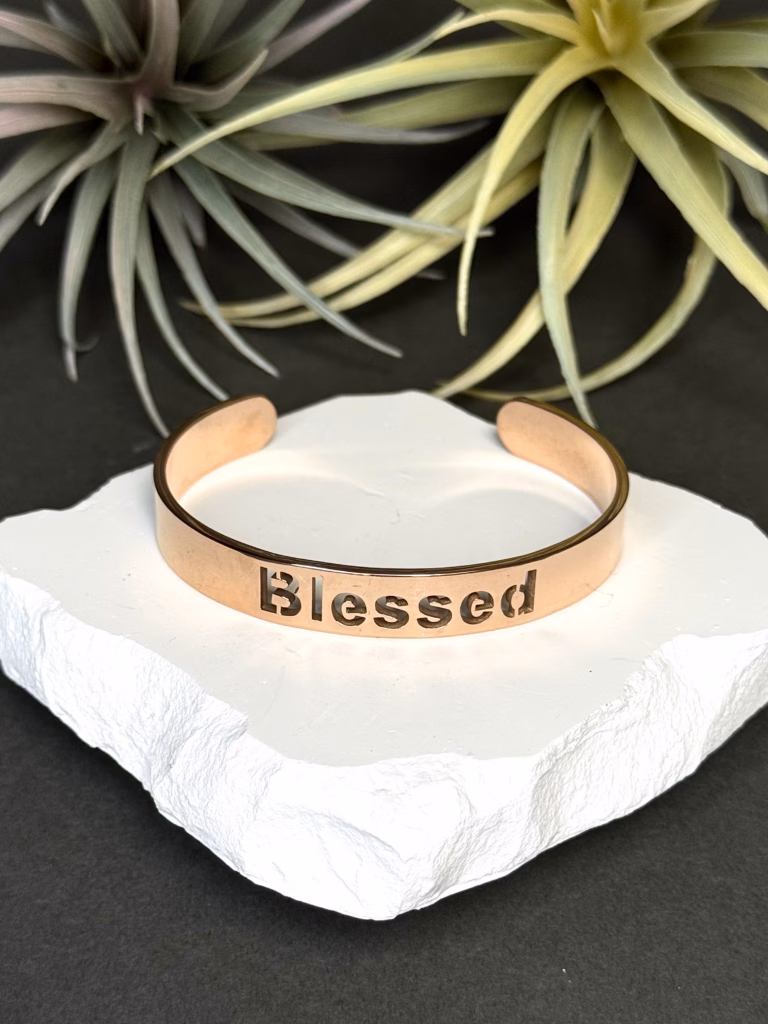 "Blessed" käevõru