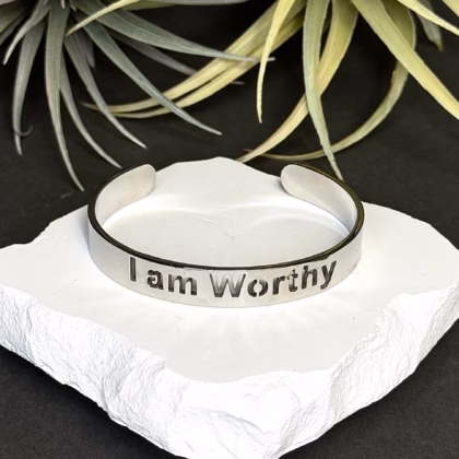 "I am Worthy" käevõrud