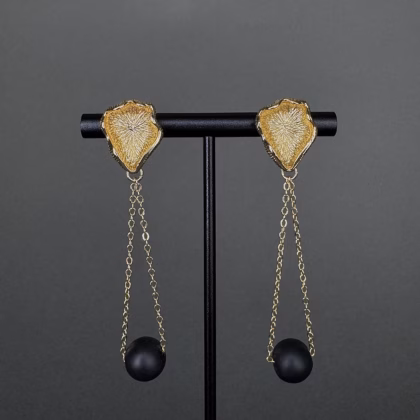 Kõrvaehe "Black Stone Leaf"