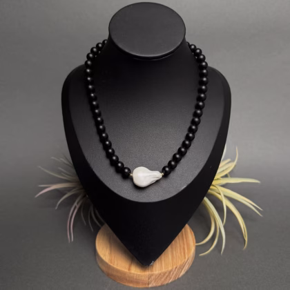 Kaelakee "Baroque Black"